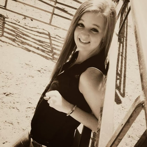 Sarah Sager Photo 12