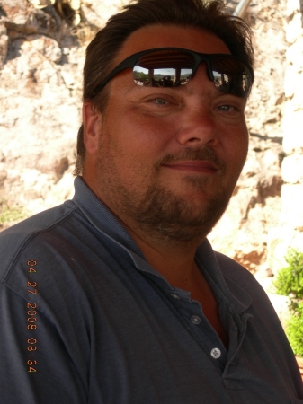 Robert Hernandez Photo 52