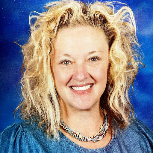 Lori Magee Photo 20