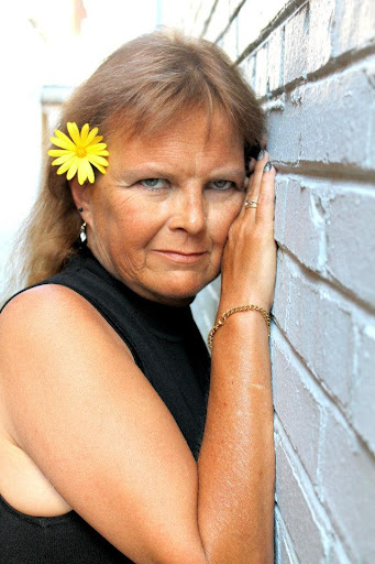 Susie Elkins Photo 7