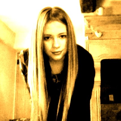 Molly Walton Photo 28