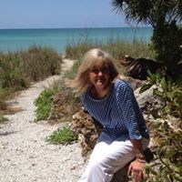 Julie Derice Photo 3