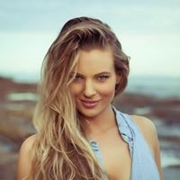 Laura May Photo 27