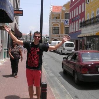 Aaron Thomas Photo 5