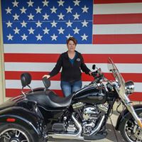 Michelle Yost Photo 17