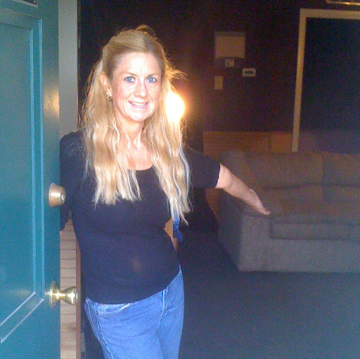 Christina Watson Photo 24
