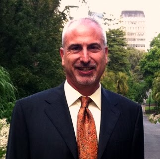 Jonathan Barnett Photo 38