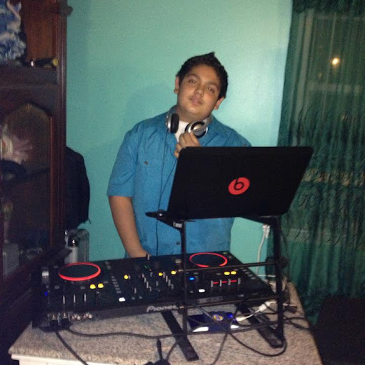 Anthony Lemus Photo 25