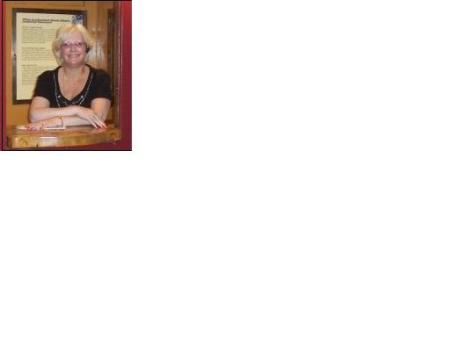 Laura Hardy Photo 20