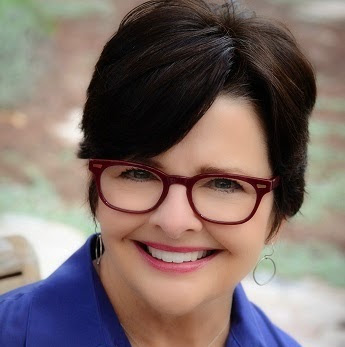 Paula Schaefer Photo 39