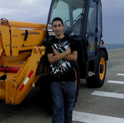 Alvaro Alvarado Photo 31