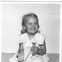 Rebecca Maki Photo 23