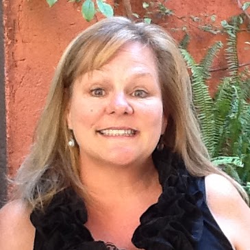 Lorraine Sullivan Photo 32