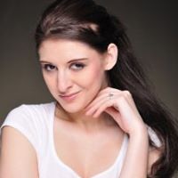 Nicole Metcalfe Photo 23