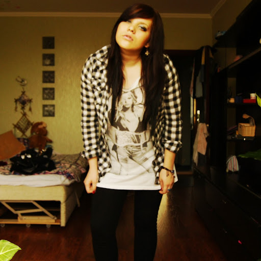 Julia Allison Photo 12