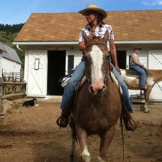 Stephanie Fagan Photo 11