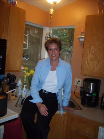 Julie Roberts Photo 17