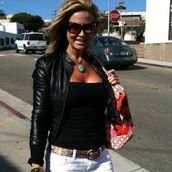 Teri Andrews Photo 34