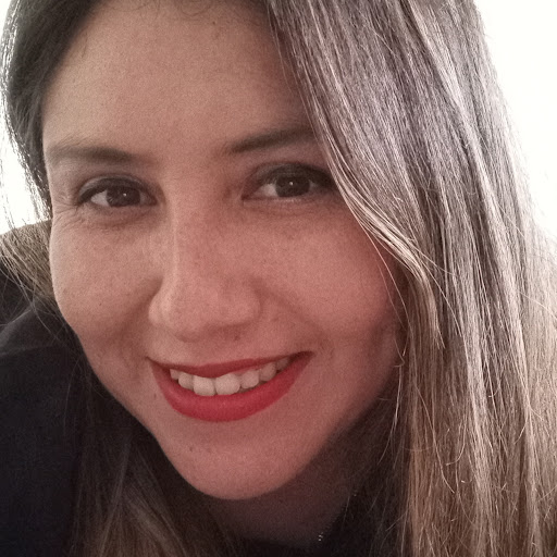 Laura Elias Photo 9