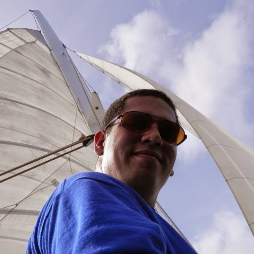 Alberto Flores Photo 22