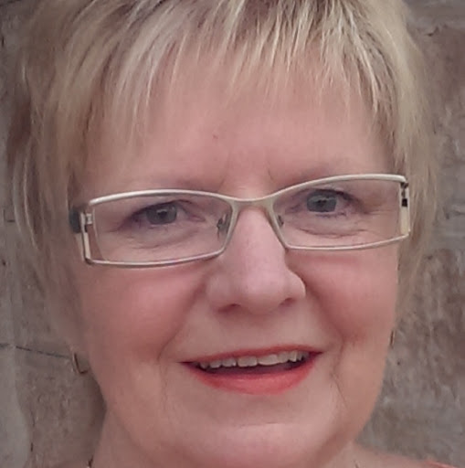 Vicki Holland Photo 14