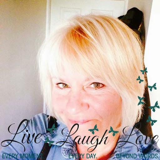 Sarah Clayton Photo 13