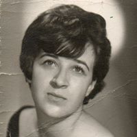 Linda Fischer Photo 26