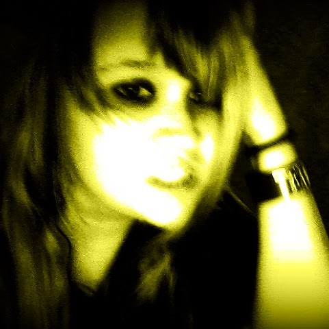 Angela Weston Photo 34