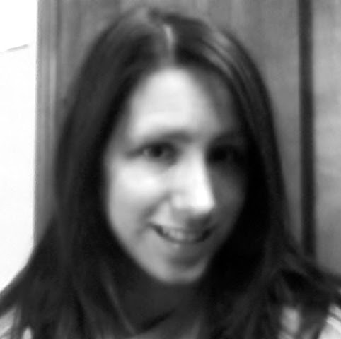 Amy Reinhart Photo 32