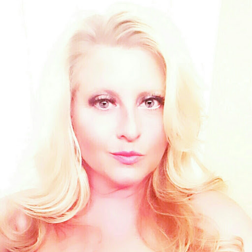 Vicky Jones Photo 4