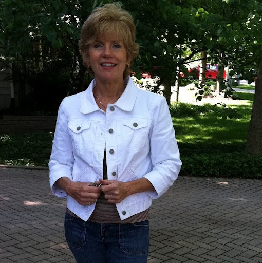 Anne Anderson Photo 25