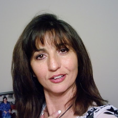 Julia Horne Photo 28
