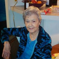 Lillie Watson Photo 28