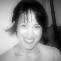 Jodi Stephens Photo 6