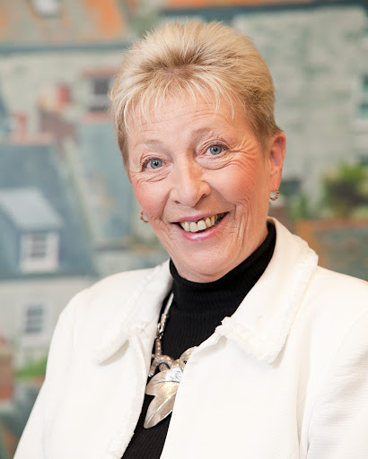 Ann Lucas Photo 15