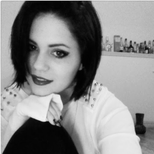 Jillian Perry Photo 32