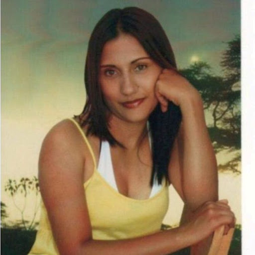 Gina Guzman Photo 33