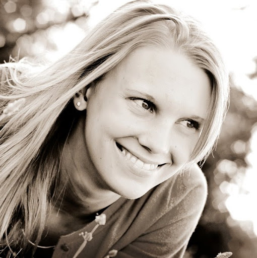 Leah Miller Photo 28