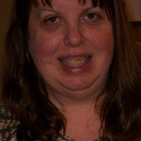 Lisa Staples Photo 28