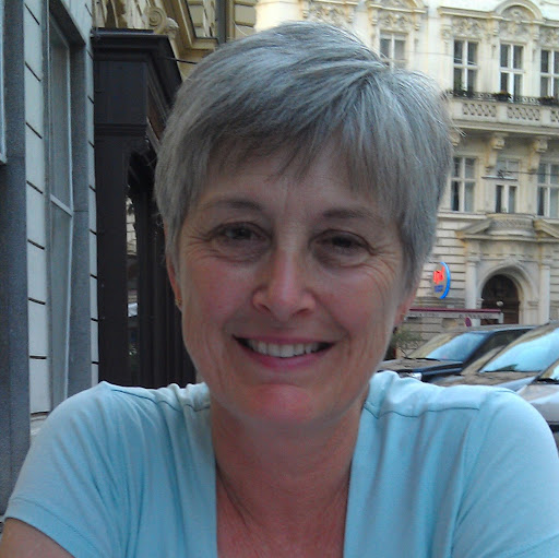 Linda Russell Photo 13