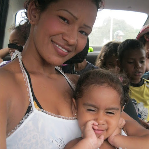 Kathy Suarez Photo 32