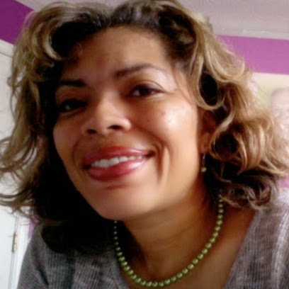Nicole Newton Photo 18