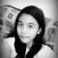 Stephanie Castillo Photo 23