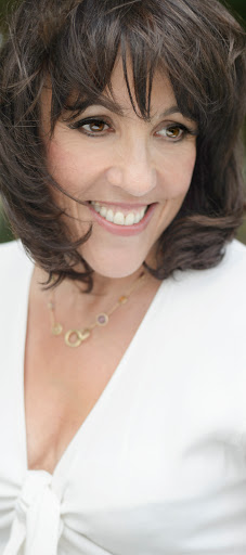 Claudia Morris Photo 17