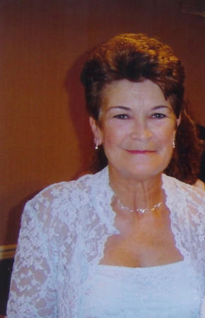 Linda Neil Photo 26