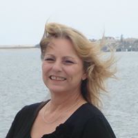 Deborah Nielsen Photo 27