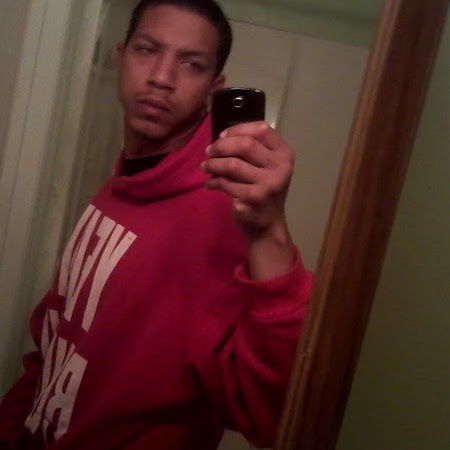 Derrick Roberts Photo 28