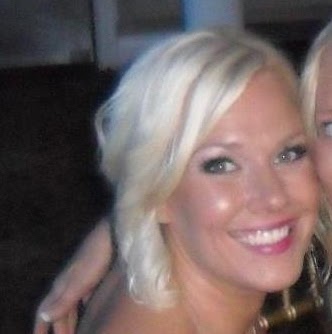 Chelsea Holm Photo 7