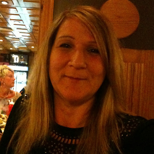 Suzanne Adams Photo 28