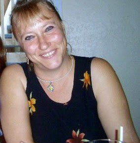 Angela Reynolds Photo 31